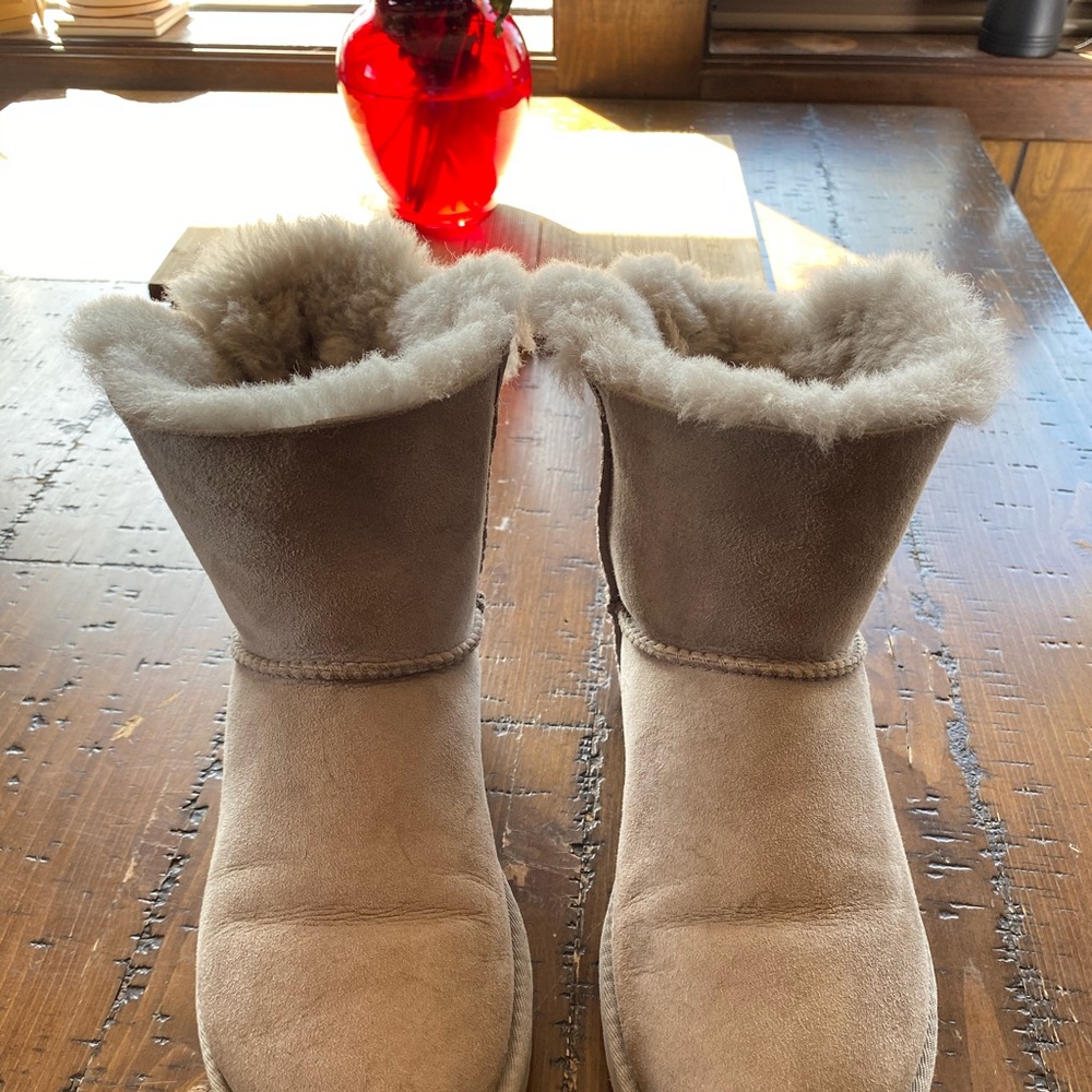COPY - Uggs Breast Cancer addition